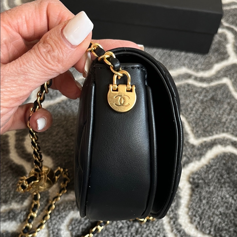 NIB CHANEL MAKEUP LINE Black Quilted VEGAN Leather Crossbody - Picture 7 of 11